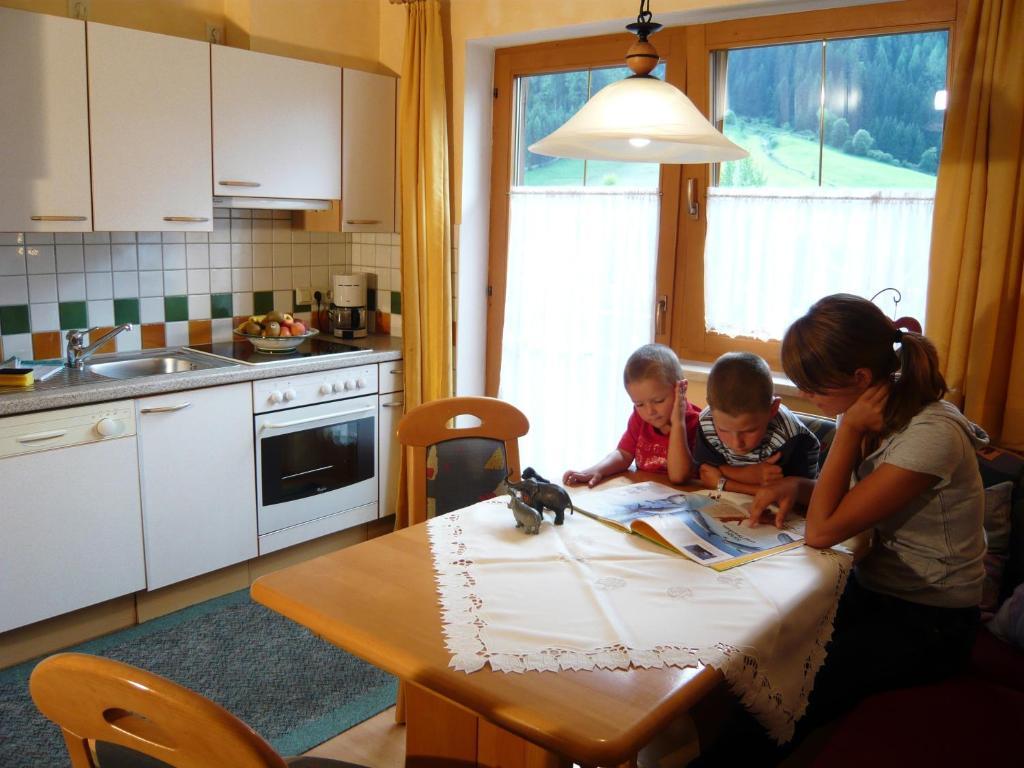 Ferienhaus Ahorn Neustift im Stubaital Bilik gambar