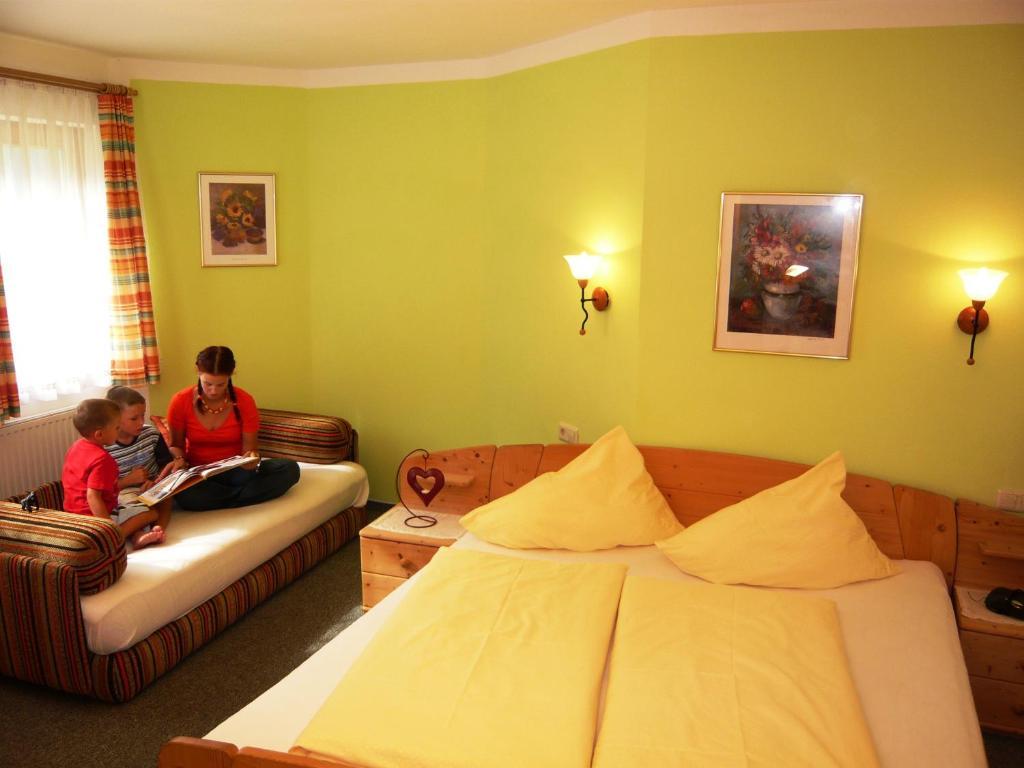 Ferienhaus Ahorn Neustift im Stubaital Bilik gambar
